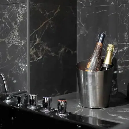 Magnifique Avec Sauna Et Jacuzzi Appartamento